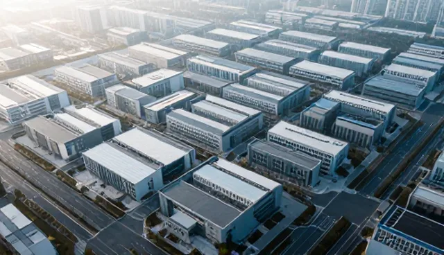 工程维保服务使用中的两种做法对比与实际选择